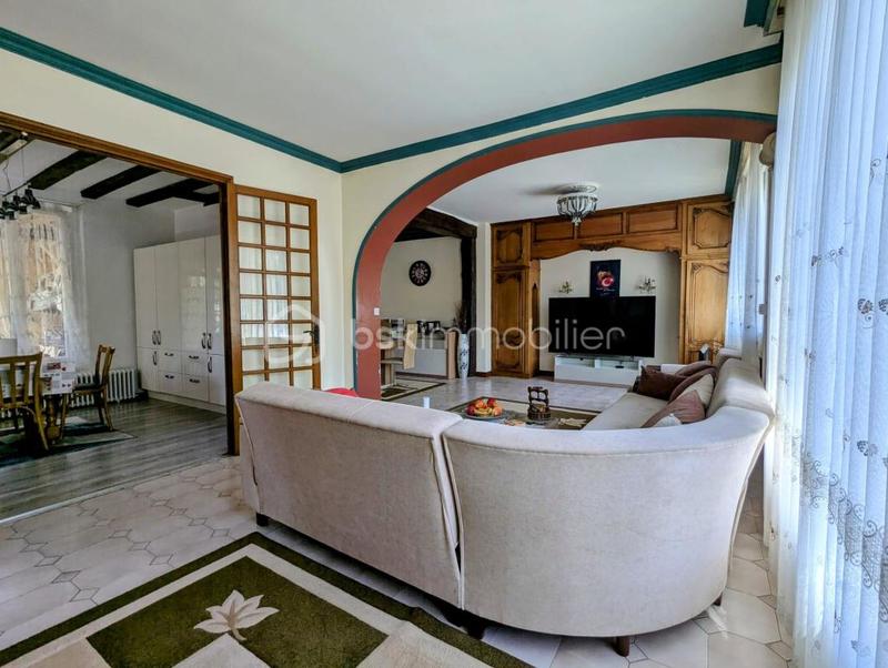 Maison traditionnelle - 185 m² - 7 pièces