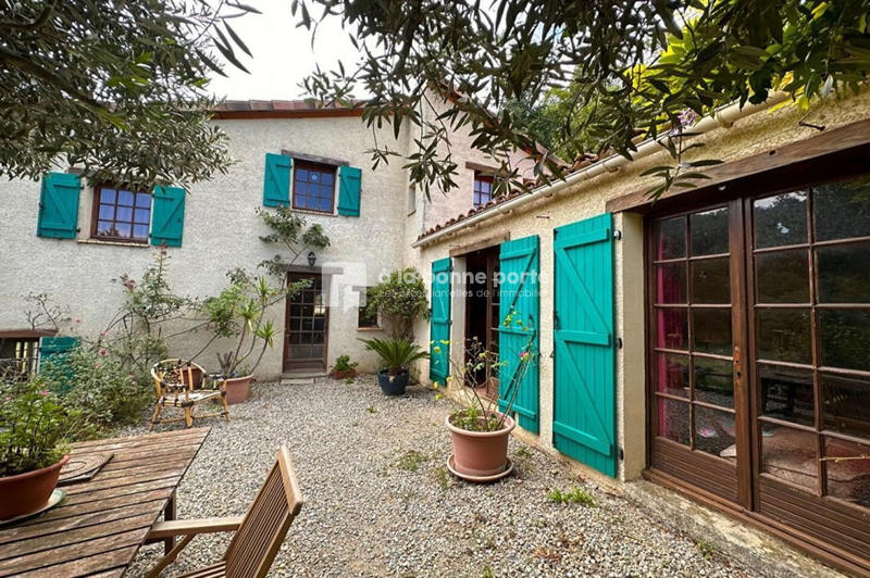 Maison - 278 m² - 11 pièces