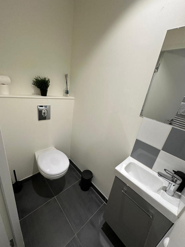 Maison de ville - 153 m² - 11 pièces