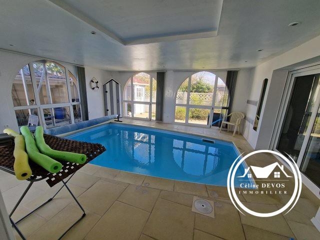 Maison - 216 m² - 7 pièces