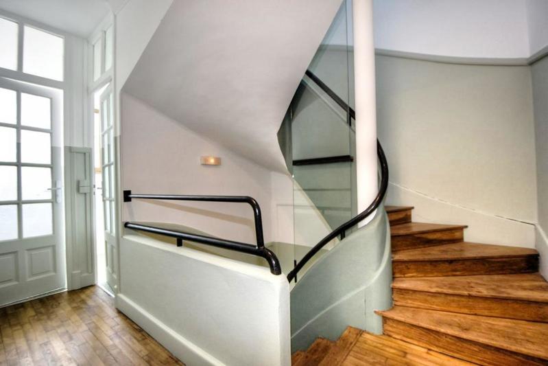 Maison - 216 m² - 8 pièces