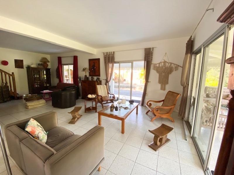 Maison - 220 m² - 9 pièces