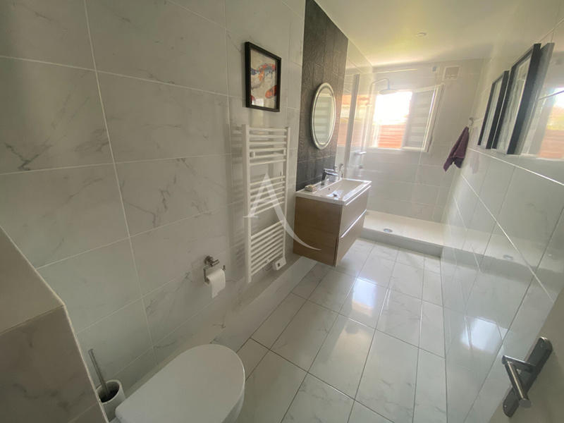 Maison - 94 m² - 5 pièces