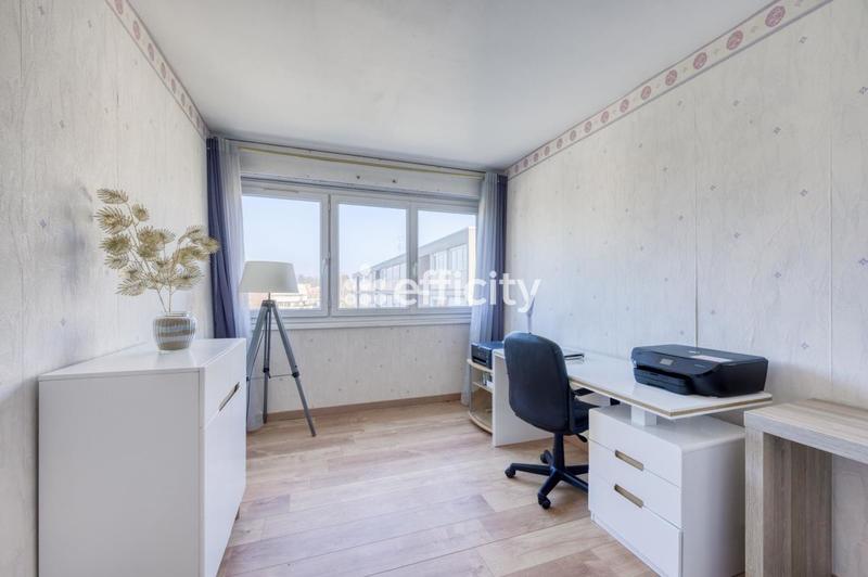 Appartement - 76 m² - 4 pièces