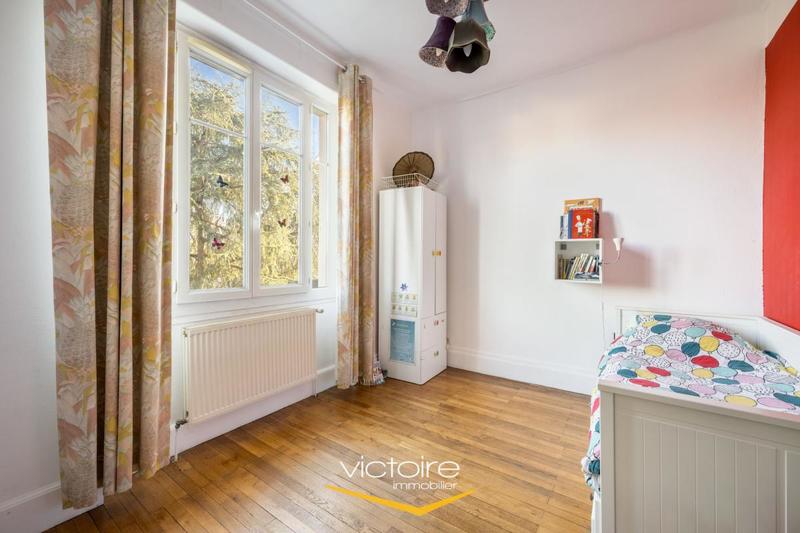 Maison - 170 m² - 7 pièces