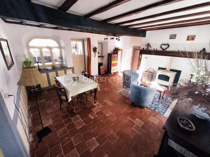 Propriété - 225 m² - 9 pièces