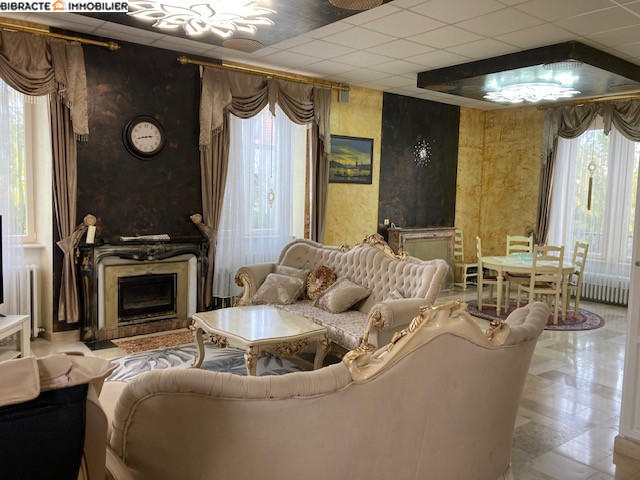 Maison - 300 m² - 10 pièces