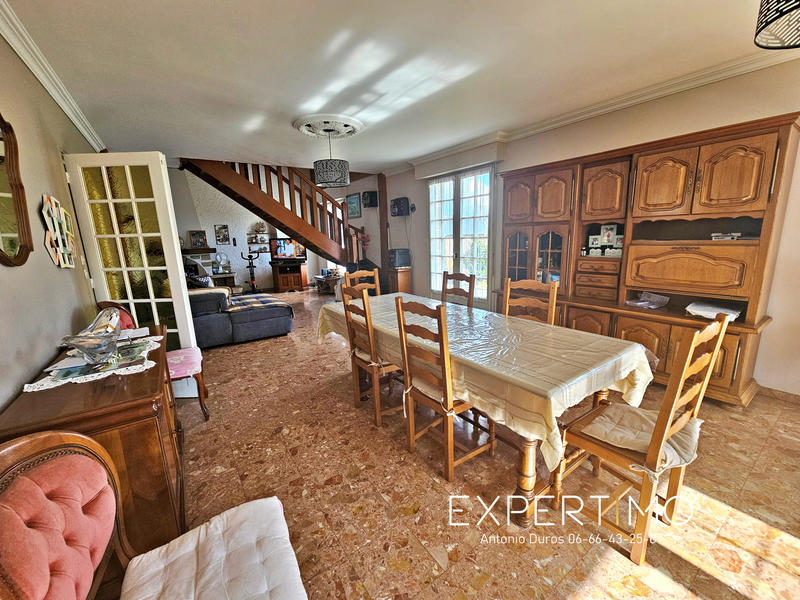 Maison - 217 m² - 8 pièces