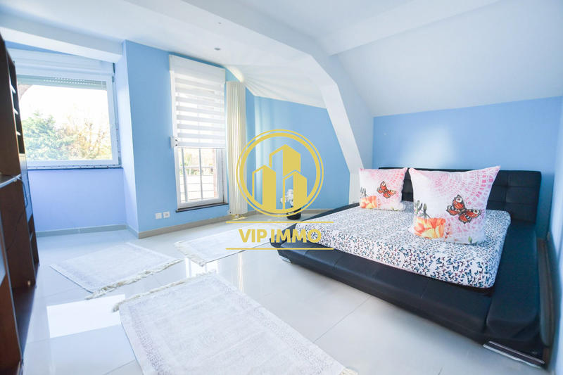 Maison - 241 m² - 6 pièces