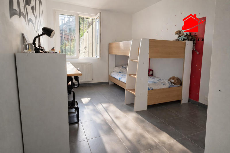 Maison - 195 m² - 8 pièces