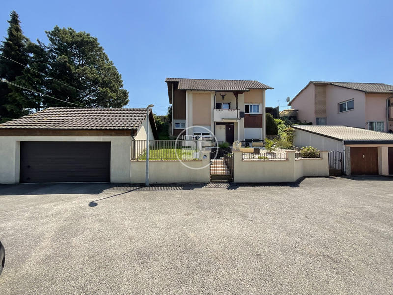 Maison - 102 m² - 6 pièces