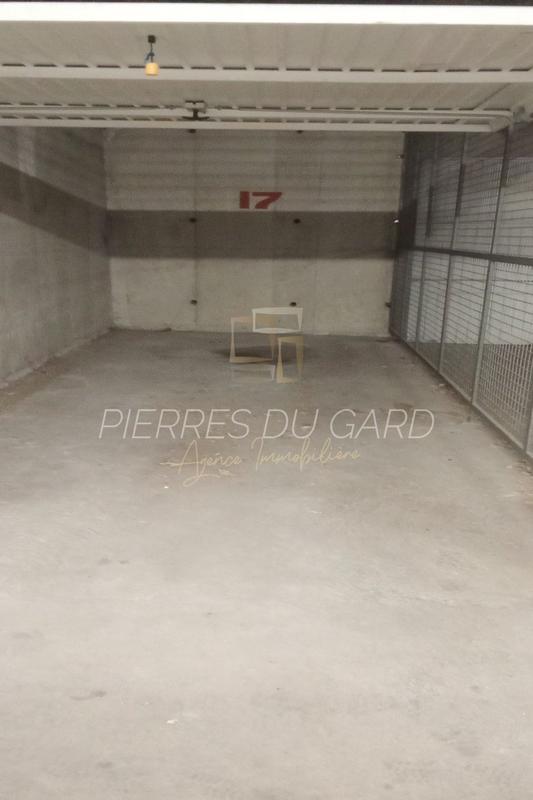 Parking / Garage - 10 m²