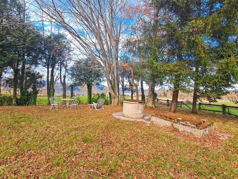 Maison - 325 m² - 11 pièces