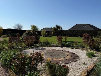 Maison - 259 m² - 9 pièces