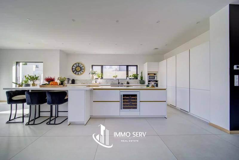 Villa - 260 m² - 7 pièces