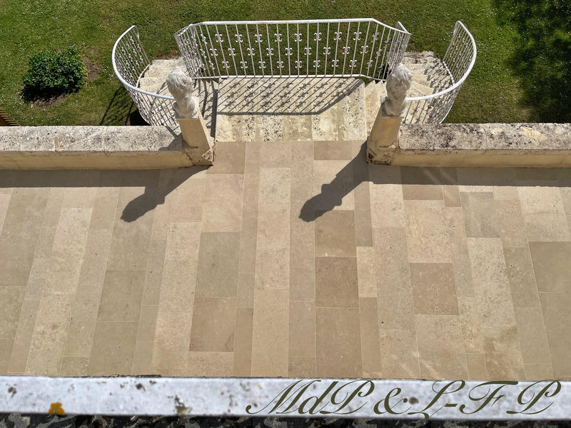 Maison de maîtres - 485 m² - 10 pièces