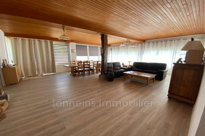 Maison - 260 m² - 8 pièces