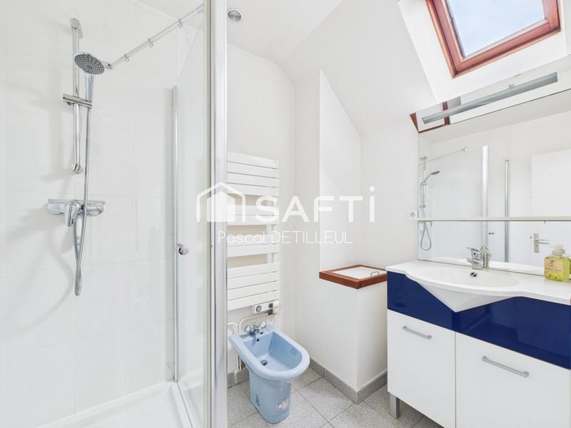 Maison - 201 m² - 8 pièces