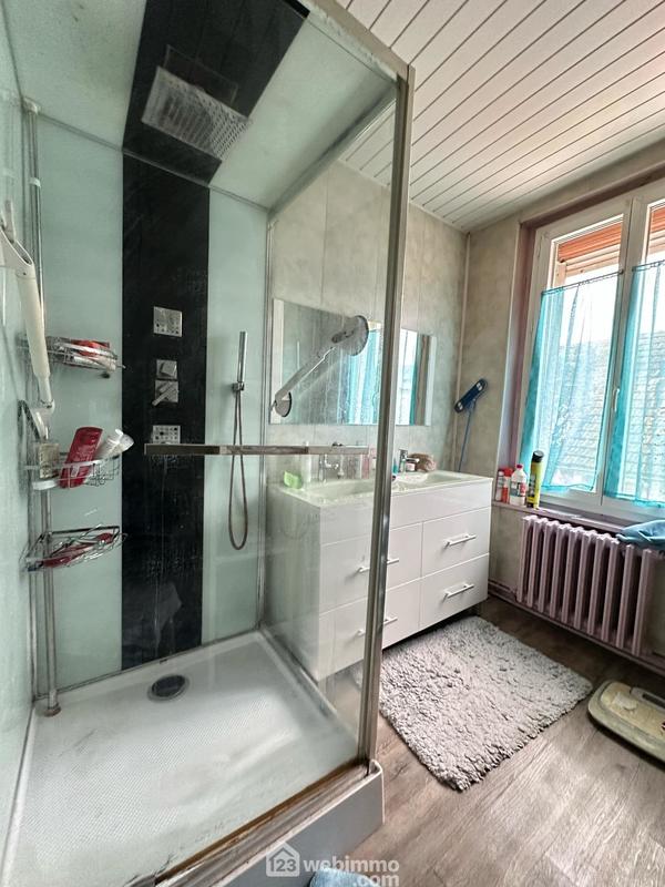 Maison - 305 m² - 12 pièces