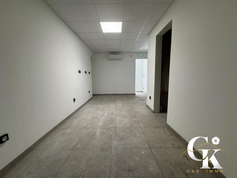 Local commercial - 36 m² - 2 pièces