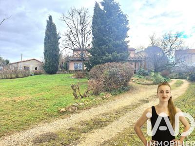 Maison - 179 m² - 8 pièces