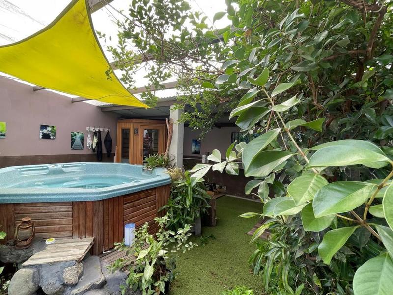 Maison - 202 m² - 7 pièces