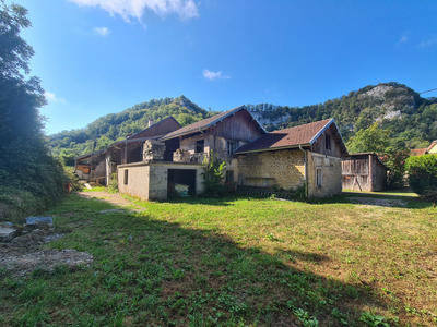 Maison de village - 200 m² - 1 pièce