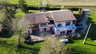 Maison - 210 m² - 4 pièces