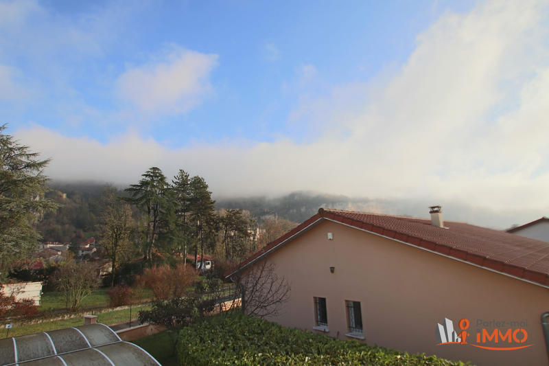 Maison - 90 m² - 8 pièces