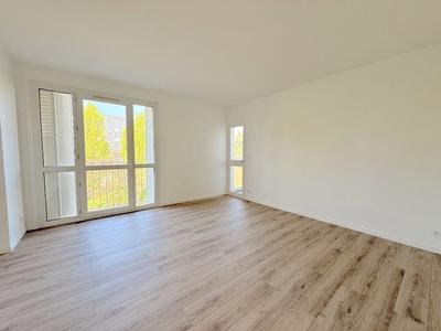 Appartement - 85 m² - 5 pièces