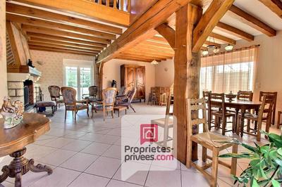 Maison - 210 m² - 6 pièces