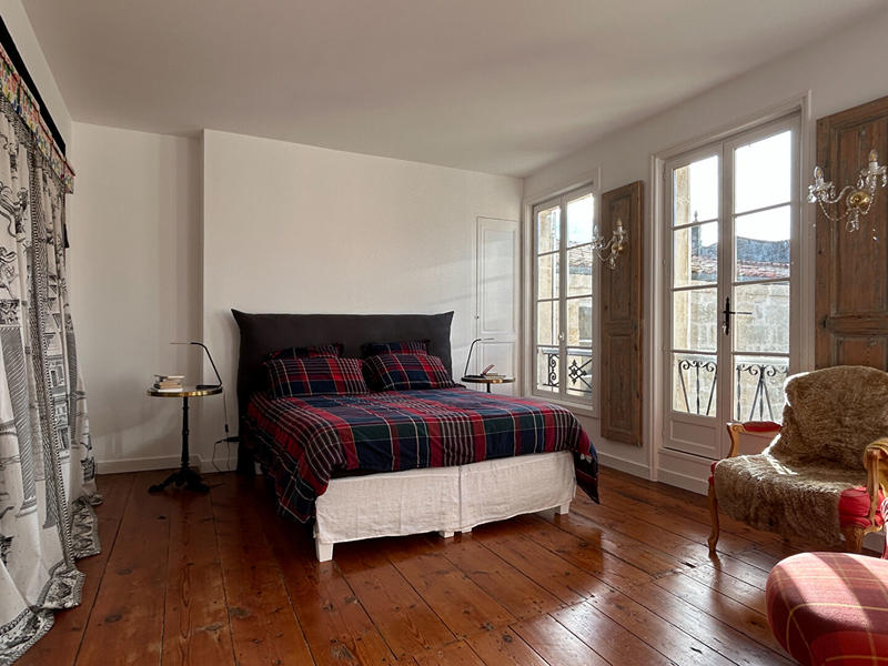 Maison - 293 m² - 10 pièces