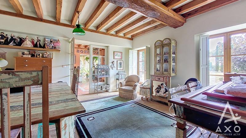 Maison - 371 m² - 12 pièces