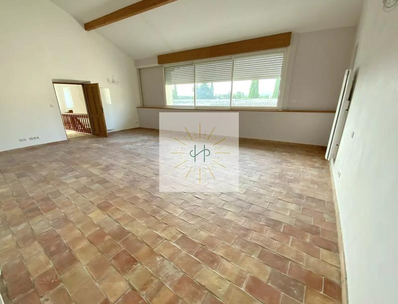 Maison - 300 m² - 9 pièces