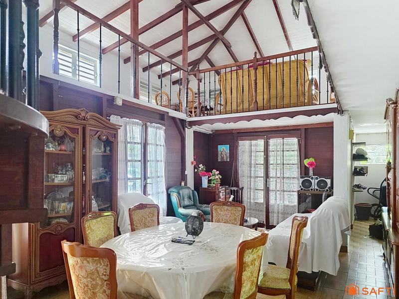 Maison - 262 m² - 10 pièces