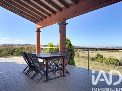 Maison - 185 m² - 7 pièces