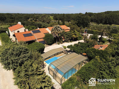 Villa - 278 m² - 10 pièces