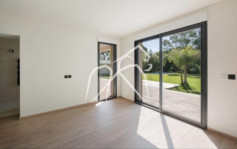 Maison contemporaine - 217 m² - 7 pièces