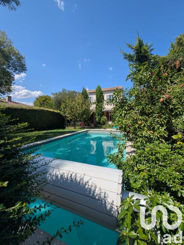 Maison - 180 m² - 9 pièces