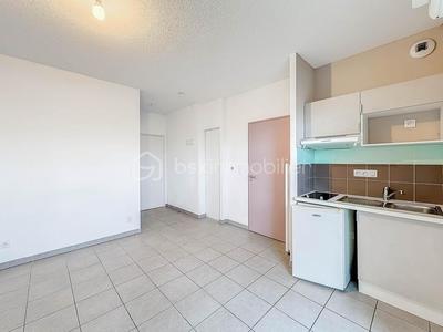 Studio - 25 m² - 1 pièce