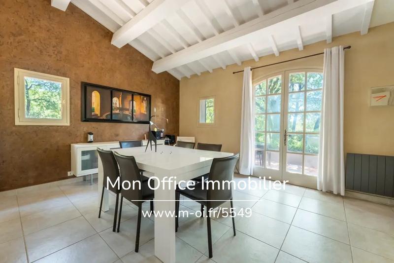 Propriété - 375 m² - 10 pièces