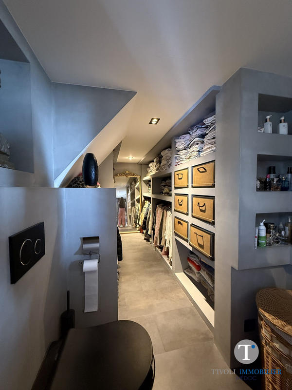 Maison traditionnelle - 267 m² - 9 pièces