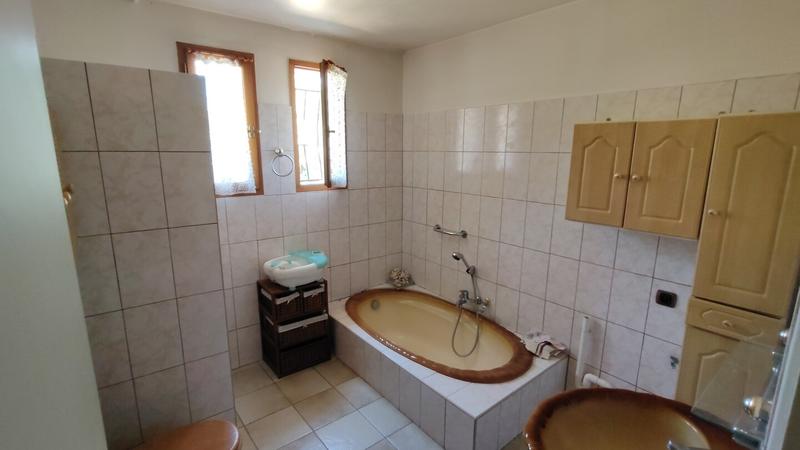 Maison - 220 m² - 15 pièces