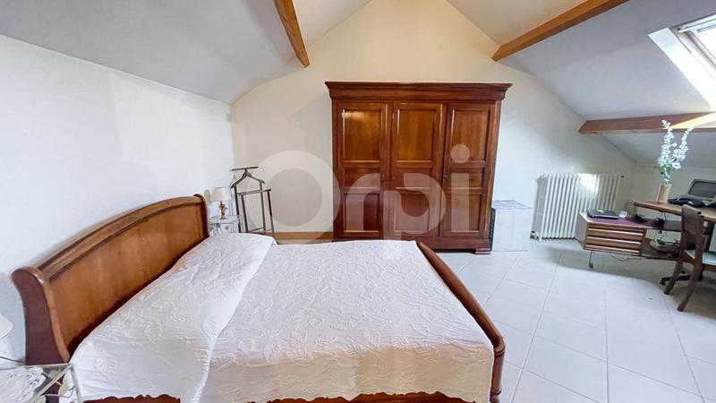 Maison en pierre - 323 m² - 10 pièces