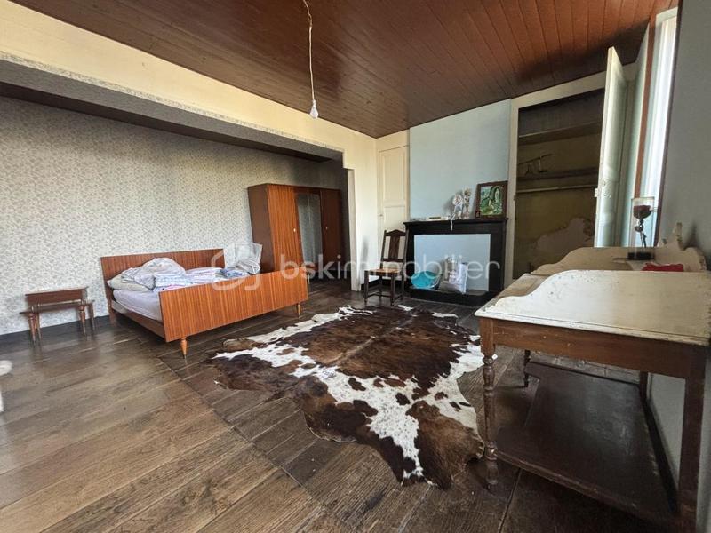 Maison ancienne - 177 m² - 8 pièces