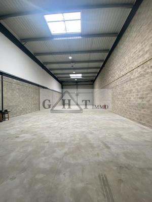 Entrepôt - 800 m²