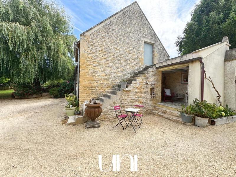 Maison - 352 m² - 8 pièces