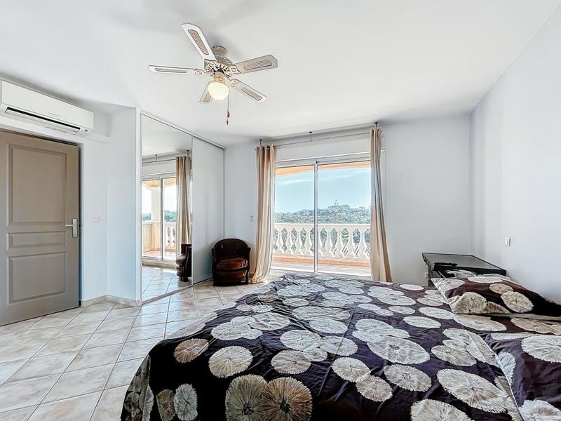 Villa - 182 m² - 5 pièces