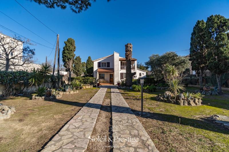 Villa - 210 m² - 8 pièces