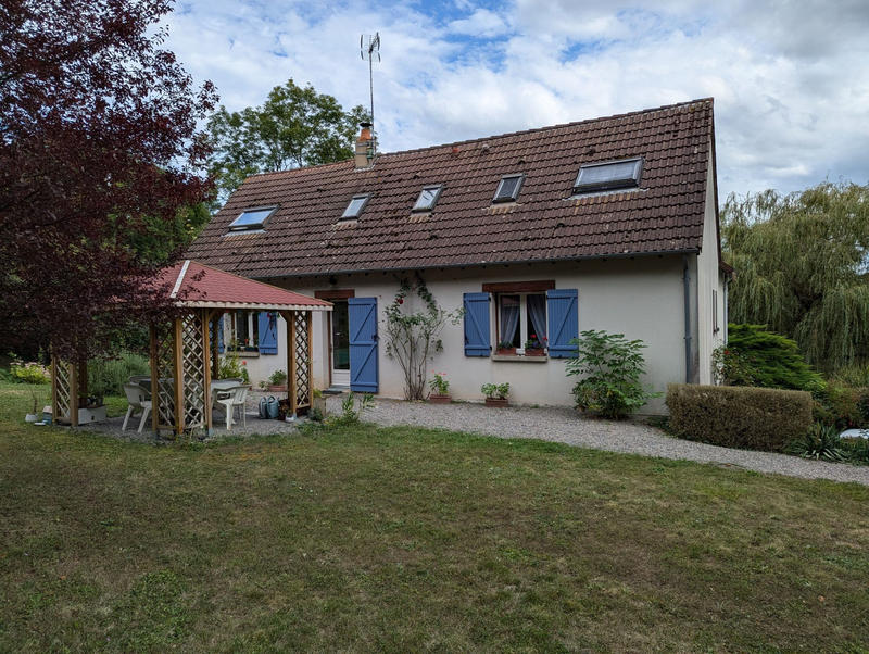 Maison - 137 m² - 5 pièces